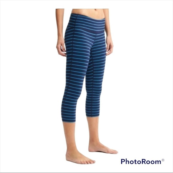 ATHLETA Blue Striped Chatarunga Capri Athletic Legging Size Small - Picture 2 of 8